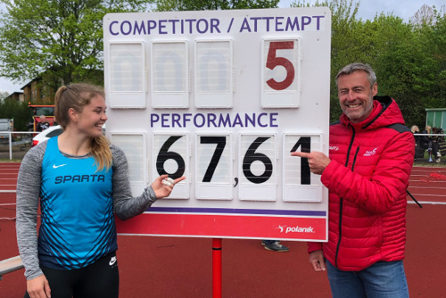 Katrine Koch Jacobsen kaster massiv ny dansk rekord i hammerkast
